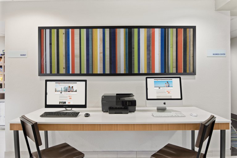 Others 1, Holiday Inn Express & Suites BYRON by IHG, Peach