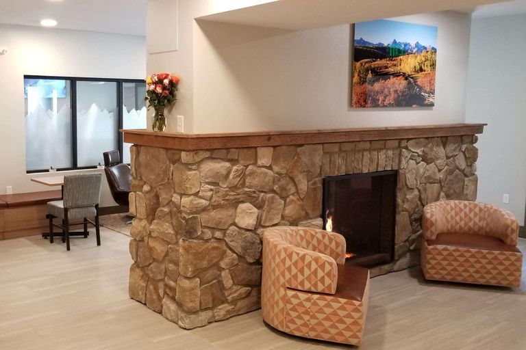 Public Area 3, Microtel Inn & Suites by Wyndham Georgetown Lake, Clear Creek