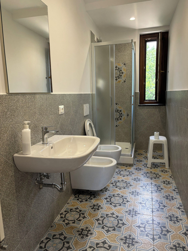 Bathroom 5, La Perla dei Gemelli, Napoli