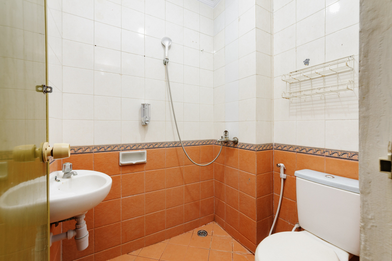 Bathroom 4, RedDoorz Arcadia Mangga Besar, West Jakarta