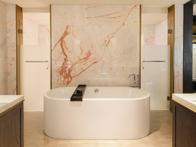 bathroom 4