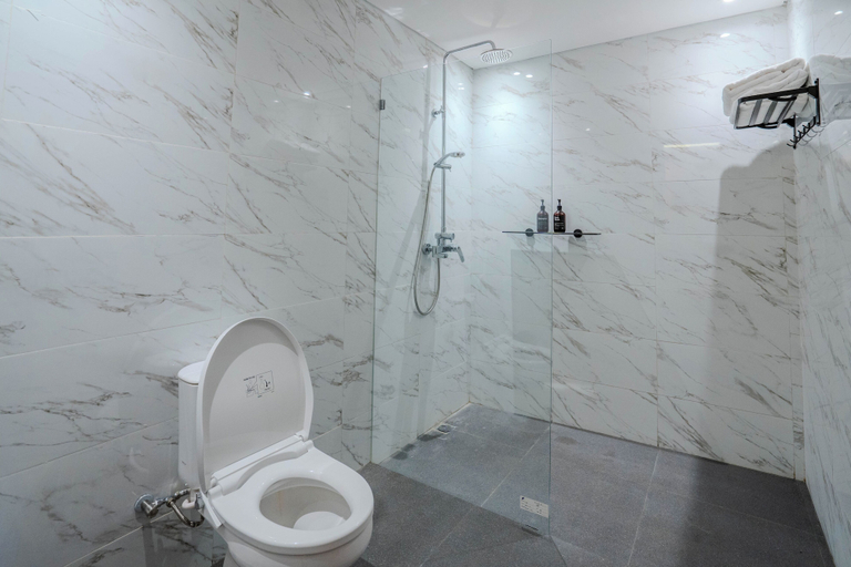 Bathroom 5, Villa Radha Pererenan, Badung