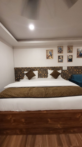 Bedroom 3, Nature Lovers Resort, Indore