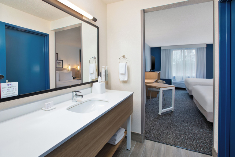 Bathroom 4, Spark By Hilton Walker Grand Rapids North, Kent