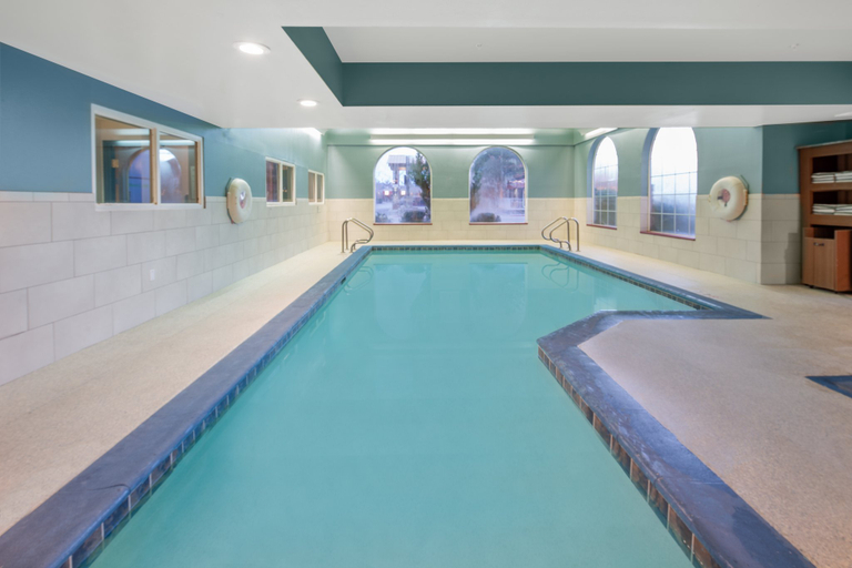 Sport & Beauty 5, Holiday Inn Express & Suites BISHOP by IHG, Inyo