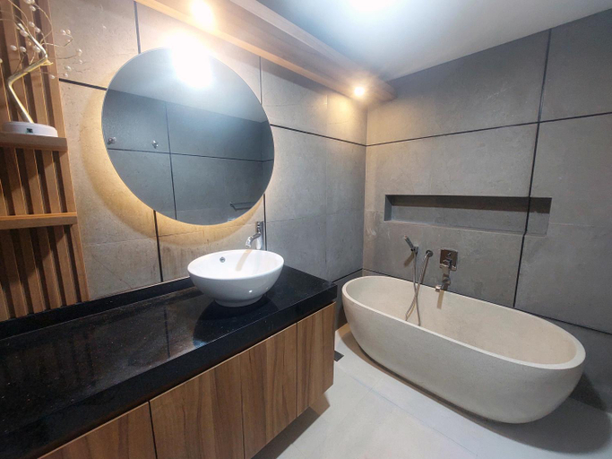Bathroom 5, Emerald Apartel by RM, Bandung