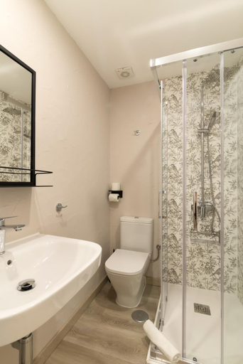 Bathroom 4, Hostal Art Madrid, Madrid