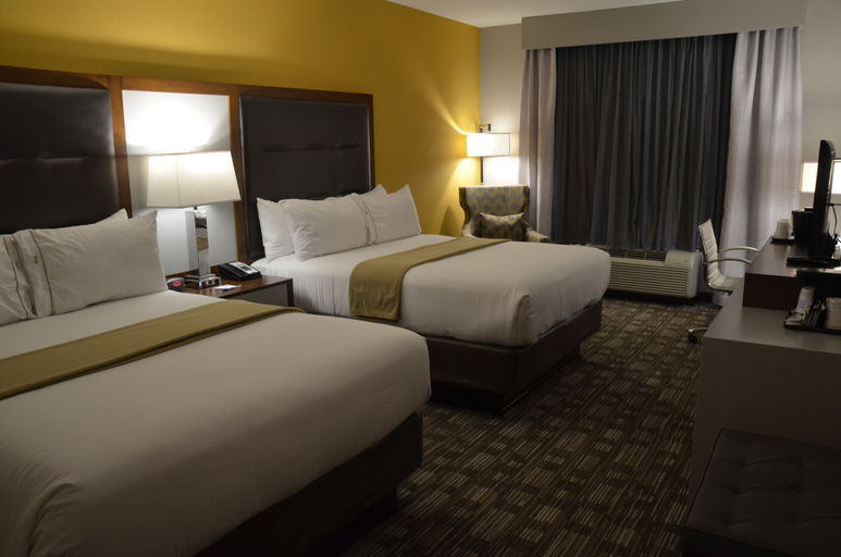 Bedroom 4, Holiday Inn Express & Suites ALBANY by IHG, Dougherty