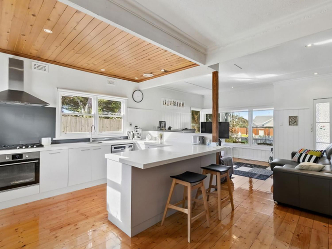 Others, Munday Street Prime 17, Surf Coast - East