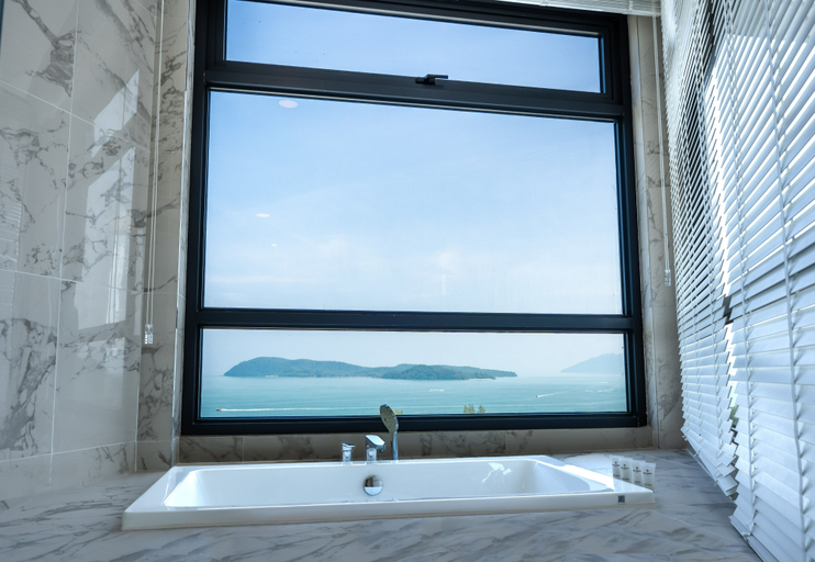Bathroom 7