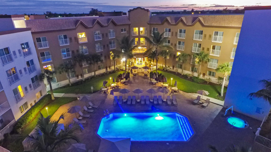 Exterior & Views 2, Holiday Inn Express & Suites NAPLES DOWNTOWN - 5TH AVENUE by IHG, Collier