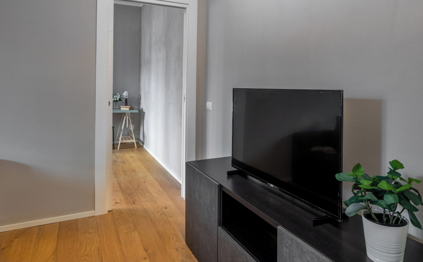 Others 3, Charming flat with desk, Milano
