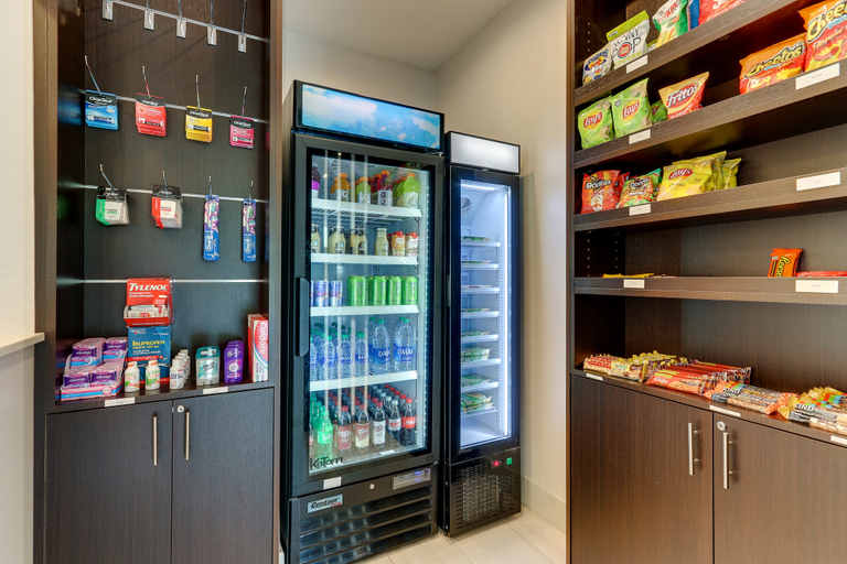 Food & Drinks 5, Holiday Inn Express & Suites CORBIN by IHG, Whitley
