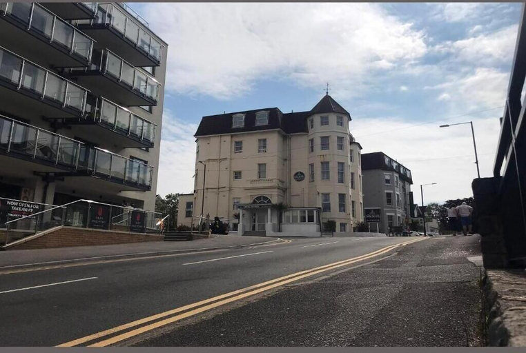 Exterior & Views 2, Crystal Beach Hotel, Poole