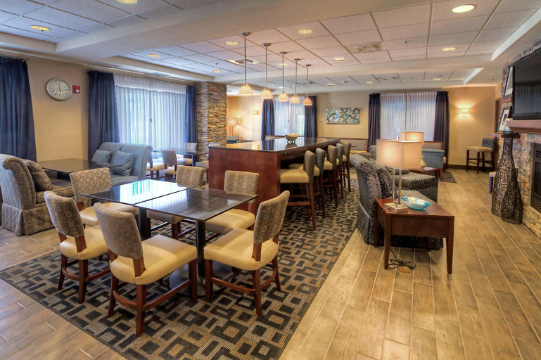 Public Area 2, Hampton Inn Great Falls, Cascade