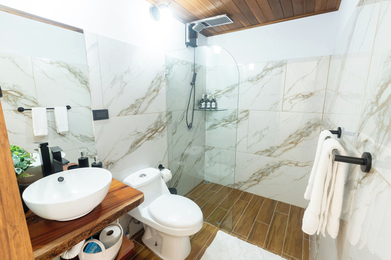 Bathroom 3, Macas Moon Glamping Monteverde, Abangares
