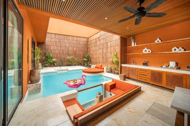 Swimming Pool 13