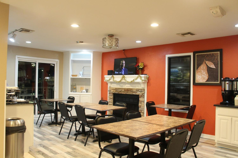 Food & Drinks 5, Hawthorn Suites By Wyndham Wichita East, Sedgwick