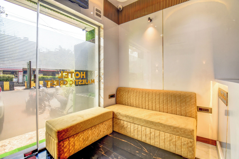 Others 5, Hotel Majestic Crest, Mumbai Suburban