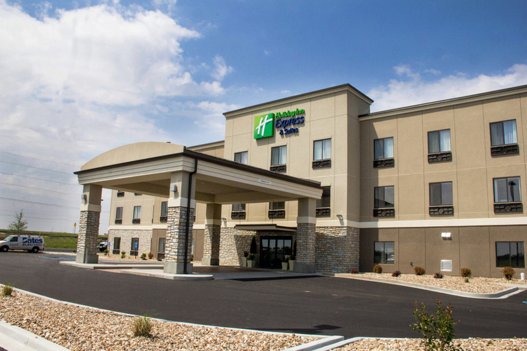 Exterior & Views 2, Holiday Inn Express & Suites SIKESTON by IHG, New Madrid