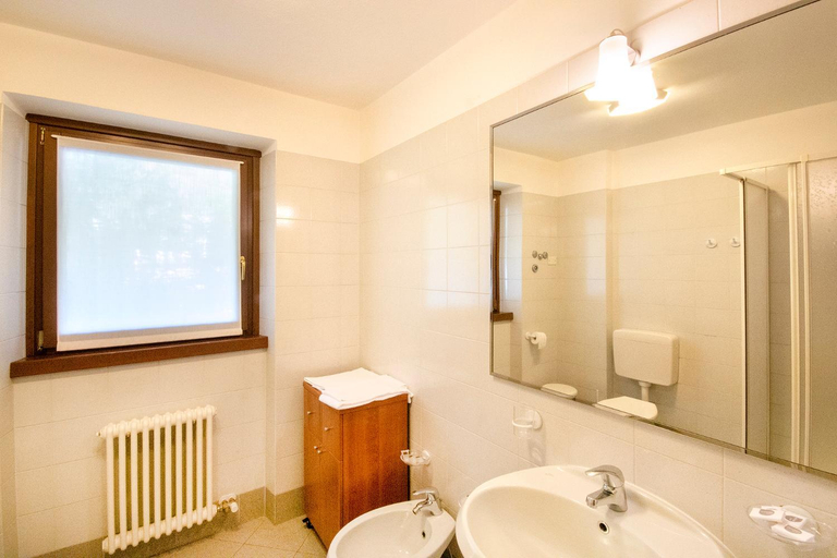 Bathroom 1, Casa Martinelli Holiday Home, Sondrio