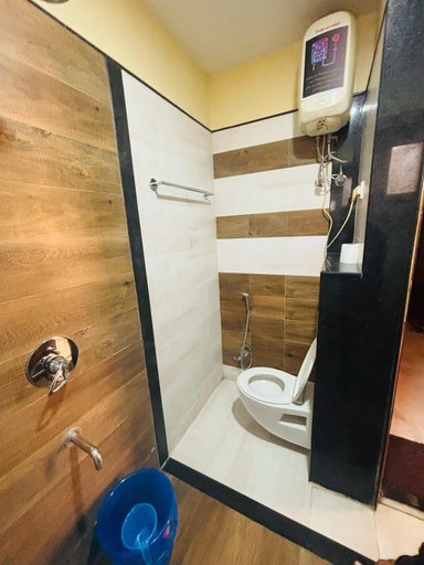 Bathroom 5, Pink Cozzy, Jaipur