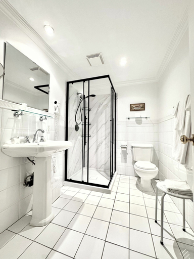 Bathroom 4, Hotel Charles-Alexandre - Par Aneyro, Communauté-Urbaine-de-Québec
