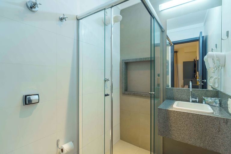 Bathroom 4, Uniclass Hotel Pinheiros, São Paulo