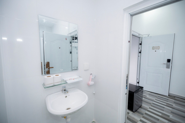 Bathroom 3, Bona Hostel PP, Phnom Penh