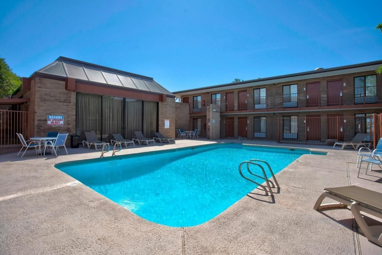 Sport & Beauty 4, Stagecoach Inn, Cochise