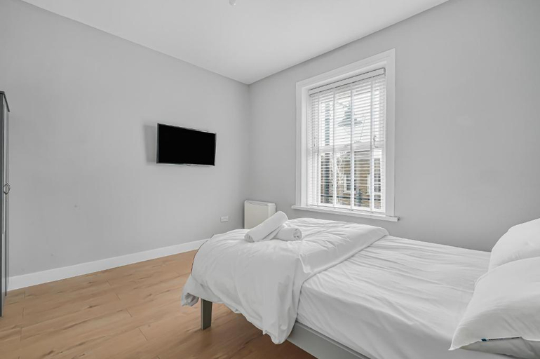 Bedroom 4, Studio 169 London, London