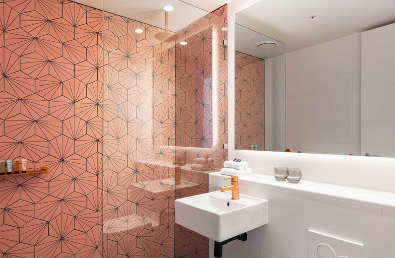 Bathroom 16