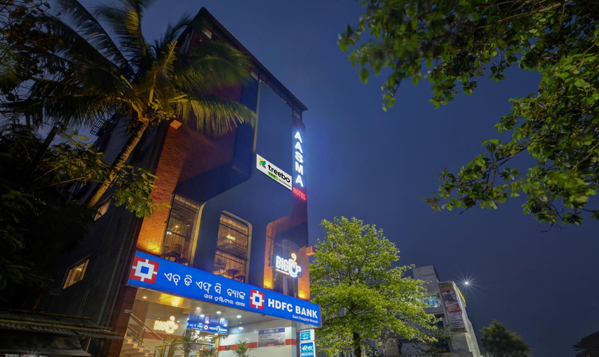 Exterior & Views