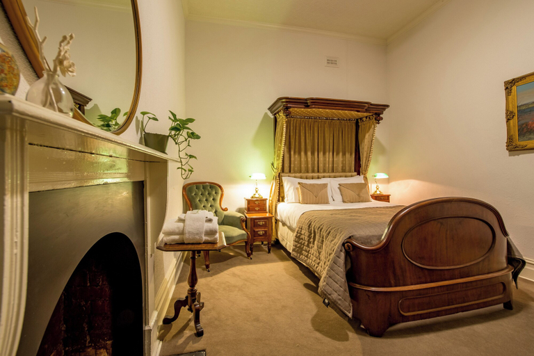 Bedroom 2, American Hotel Creswick, Hepburn - West
