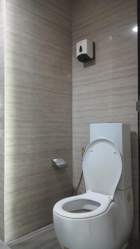 Bathroom 5, Central Park Residence Amandine 4905 Cozy by Rumah Kom, West Jakarta