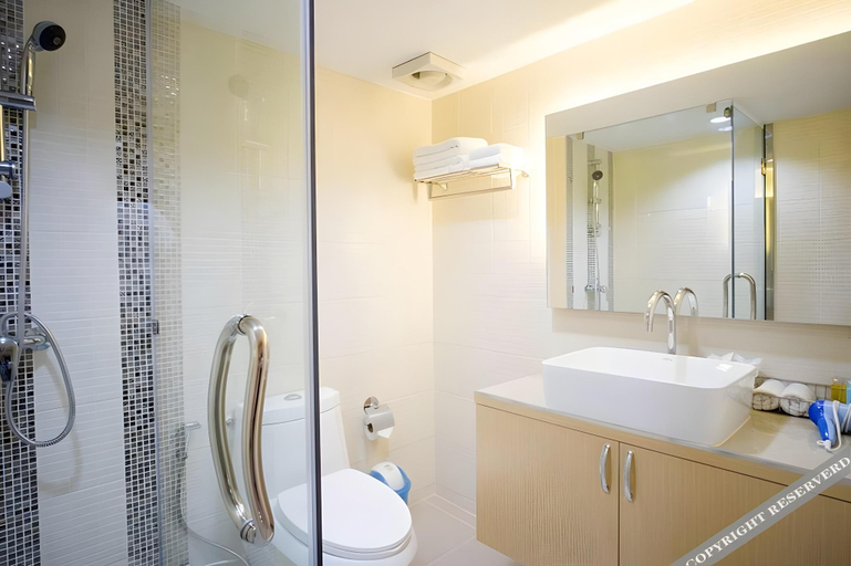 Bathroom 4, Charoen Hotel, Muang Udon Thani