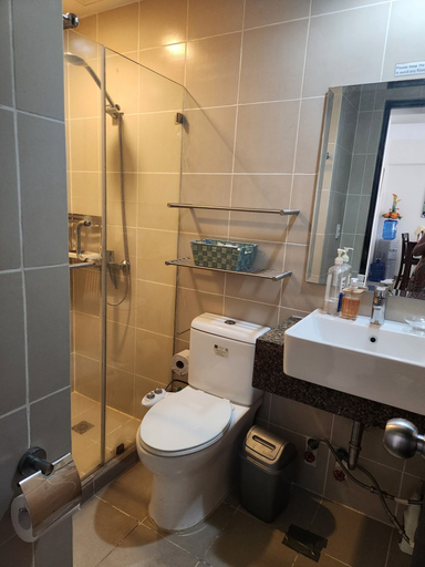 Bathroom, Manhattan Plaza Tower 1 by JS, Quezon City