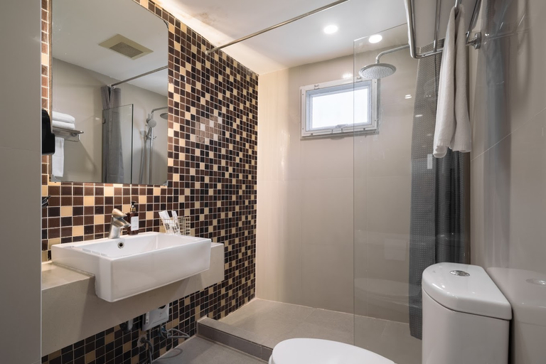 Bathroom 5, Aspira Suites Sukhumvit 20, Khlong Toey