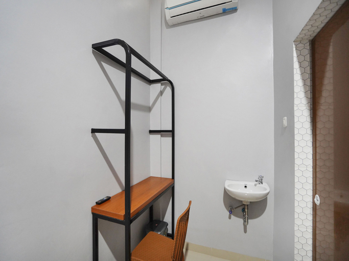 Bathroom 5, Hotel O Beda Arga Near Rs Royal Prima Ayahanda, Medan