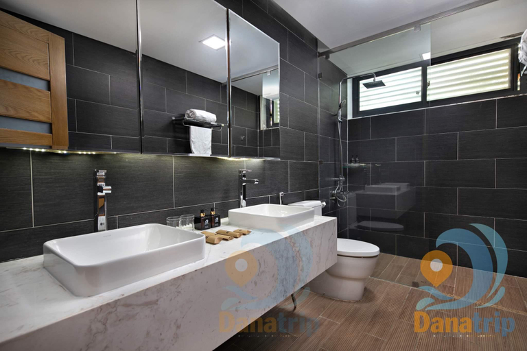 Bathroom 4, Luxury Ocean Pool Villas, Da Nang
