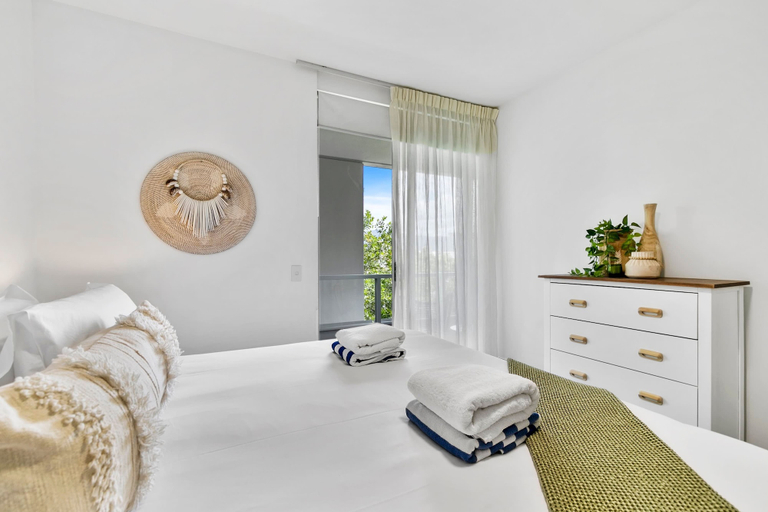 Bedroom 3, Coastal Harbour Lights -pool Gym Prime Location, Cairns