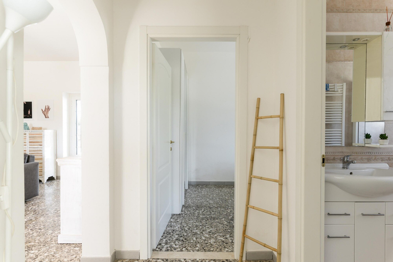 Bathroom 4, Villa Gabriella con piscina by Wonderful Italy, Brindisi