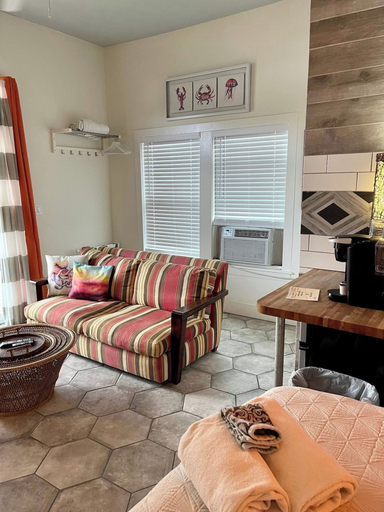 Others 5, GIPH Sunset Suite Near the Pier, Galveston