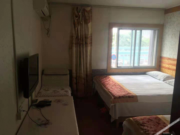 Bedroom 2, Qingquan Hotel, Jinan
