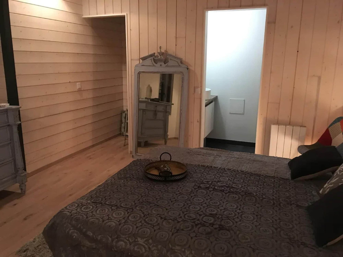 Room 2, Amazing Villa in Nuaille-d'aunis With Sauna, Charente-Maritime