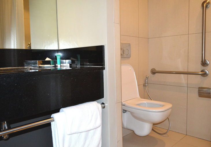 Bathroom 5, Eka Hotel Nairobi, Langata