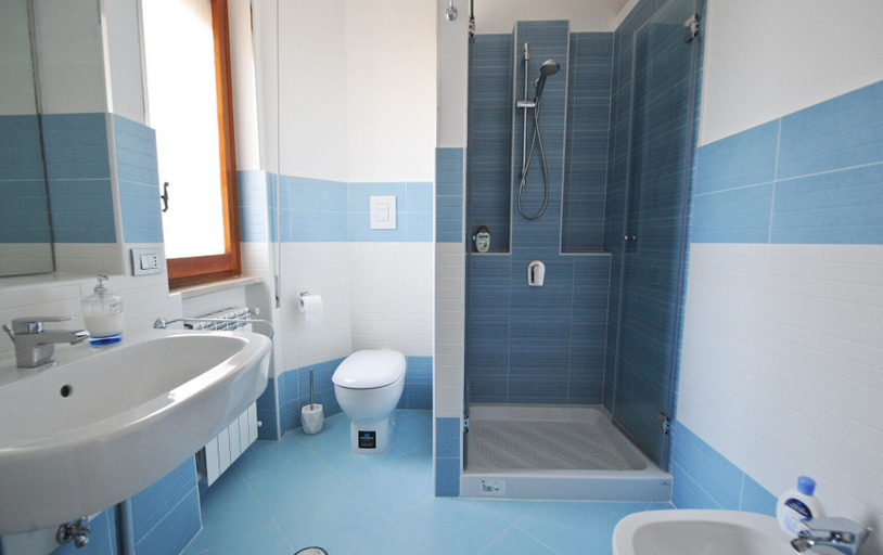 Bathroom 5, B&B Vanvitelli, Caserta