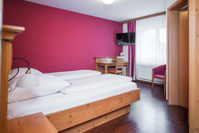 Bedroom 3, Hotel Landgasthof Linde, Bodenseekreis