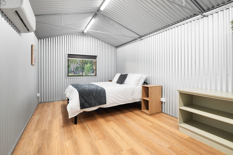 Bedroom 3, Lake Victoria Station Lodge, Wentworth