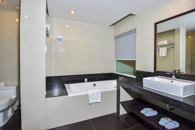 Bathroom 4, Independence Hotel by Dara, Sihanoukville